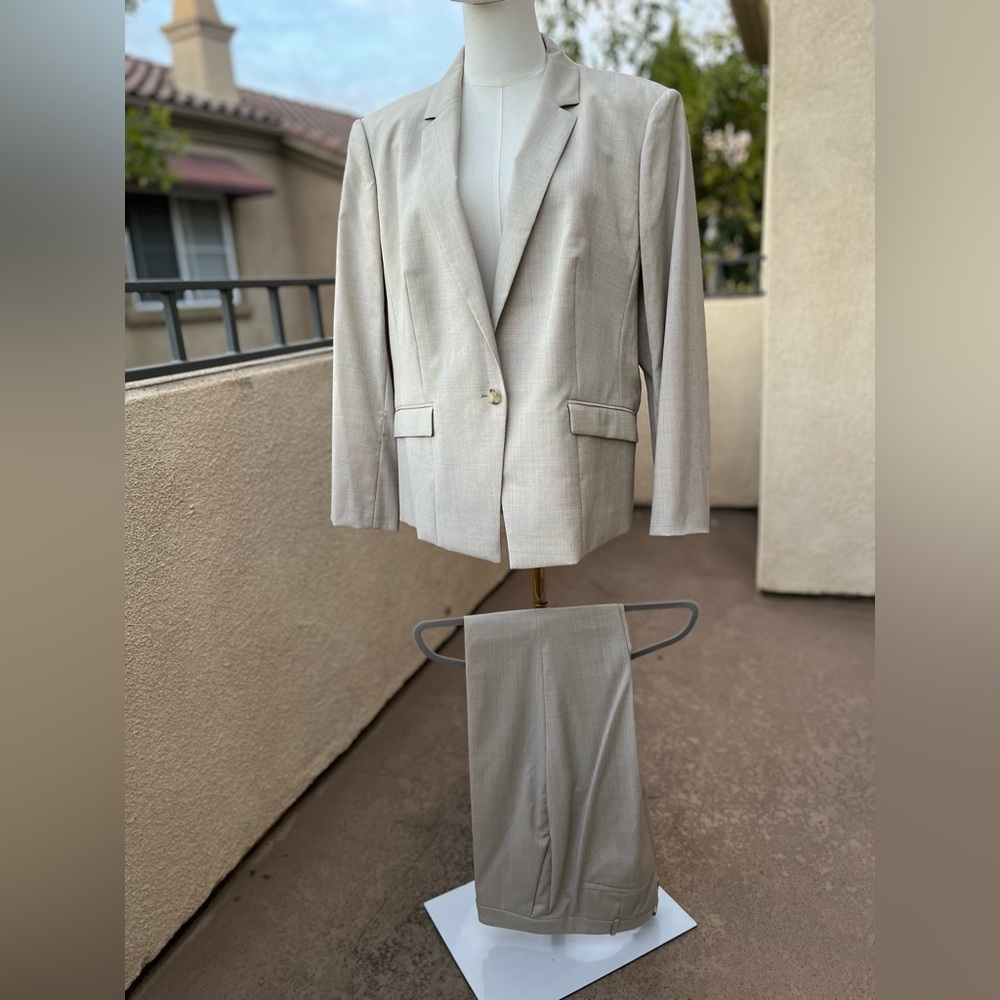 Boss New Without Tag Women Suits